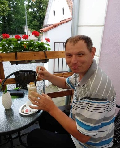 Káva je výborná