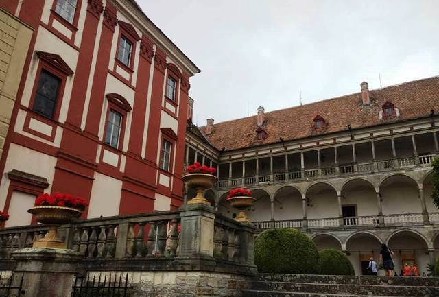 Nádvoří zámku